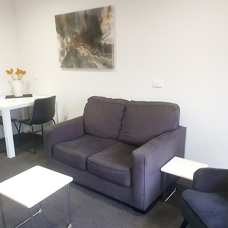 Addison Motor Inn Шеппартон Номер фото